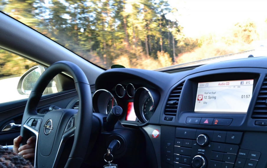 Куп сериозни пропуски в новата система за практическия изпит в курсовете по кормуване