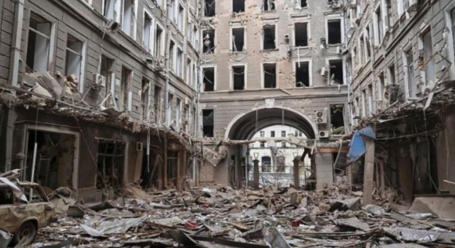 Руска атака срещу музей в Източна Украйна! Един човек загина, има и затрупани под развалините