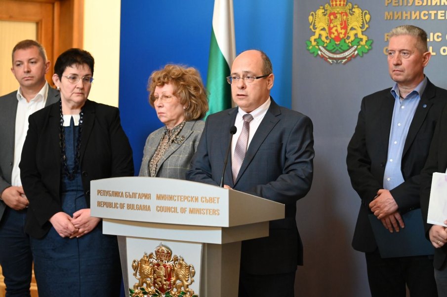 Служебният социален министър: Доходът на над 330 000 пенсионери ще надхвърли линията на бедност през 2023 г.