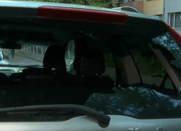 Изпочупиха колата на лекар в столичния квартал Лозенец