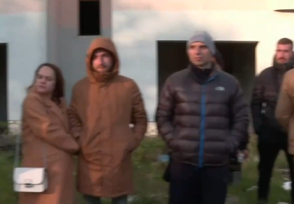 Незаконни обитатели окупираха жилищна кооперация в София