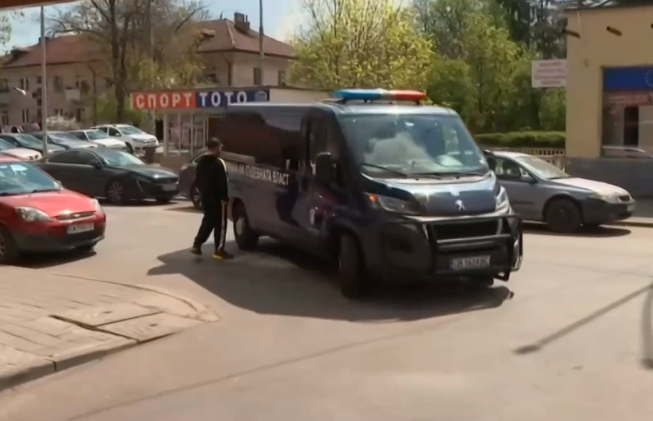 Обвиненият в убийство на съпругата си в Перник: Не съм искал да я убия, съжалявам