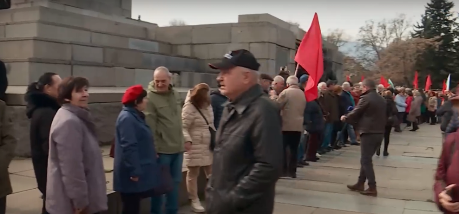 Обсъждат български монумент да се издигне на мястото на Паметника на Съветската армия