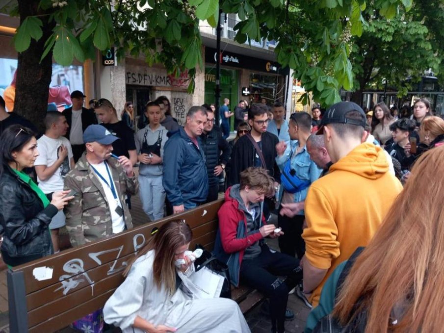 ОТ ПОСЛЕДНИТЕ МИНУТИ: Мъж блъсна и рани жена с тротинетката си