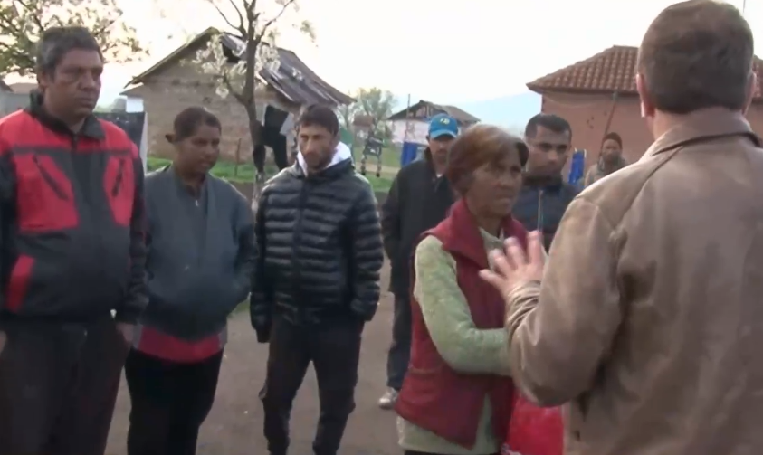 Пореден масов бой между фамилии в Манолово, има тежко ранени (СНИМКИ)