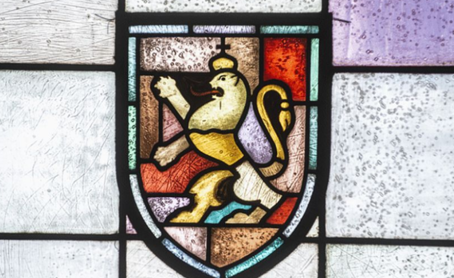 Мнима брокерка открадна над 216 000 лв. от търновци