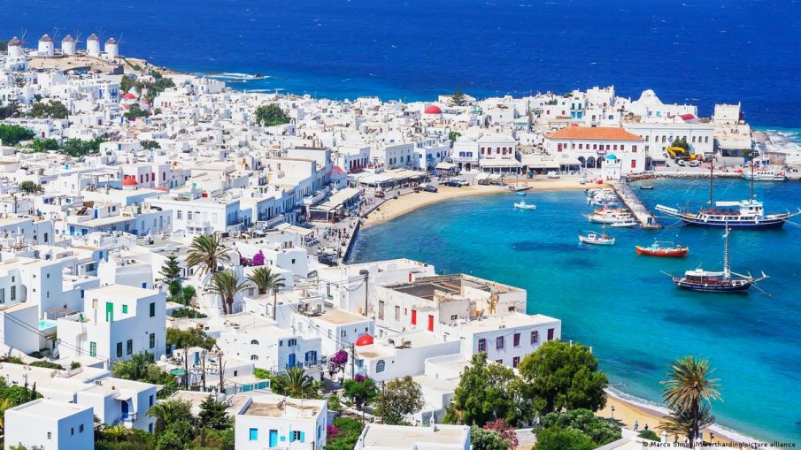 Гърция въвежда „климатичен данък” за туристи