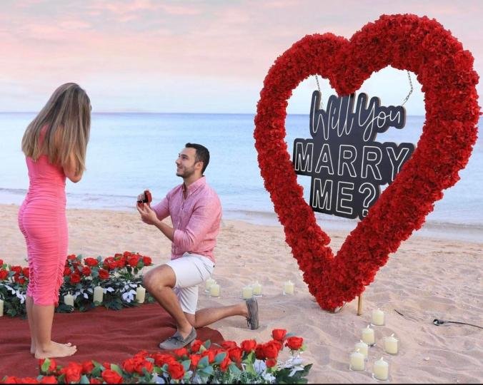 Участници от Игри на волята се сгодиха на плажа