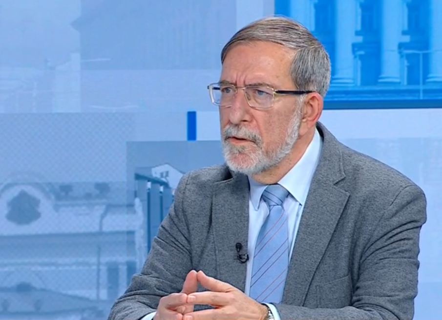 Филип Димитров: Детинска е представата, че ако се промени Конституцията, всеки ще започне да си върши работата