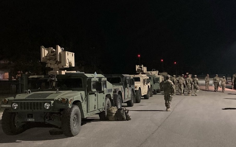 Пратиха Националната гвардия на Тексас на границата с Мексико