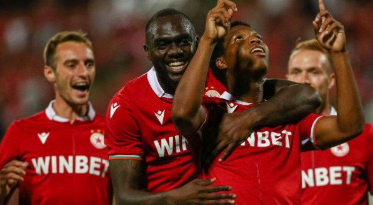 НЕЖНА ПОДКРЕПА: Психоложка надъхва ЦСКА в битката за титлата