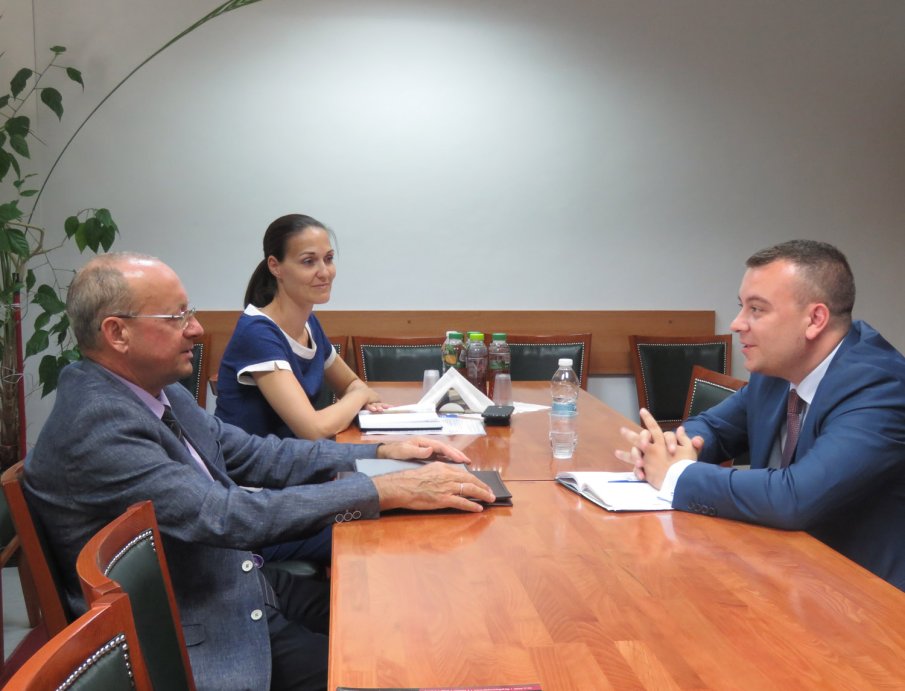 Бизнесът се оплаква от търговското аташе в Сърбия 