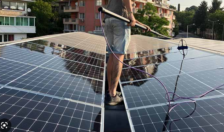 Дръзка кражба: Задигнаха 36 соларни панела от покрив на сграда в Кюстендил