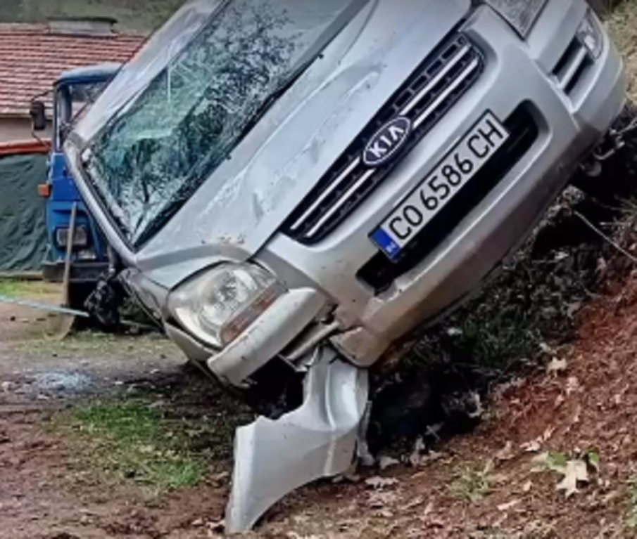 Жена падна в пропаст заради частна улица