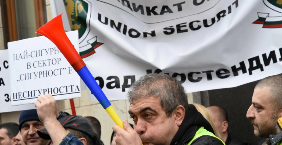 Надзирателите отлагат протеста си за утре, но не се отмятат от исканията си