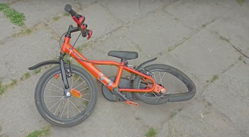 Клон падна до майка с дете във Варна