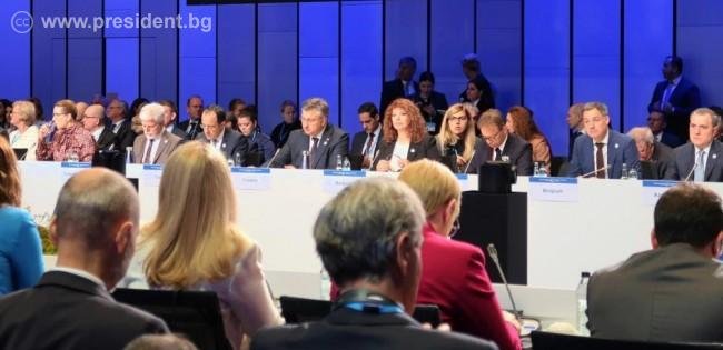 Илияна Йотова: В Северна Македония има черни списъци на българи