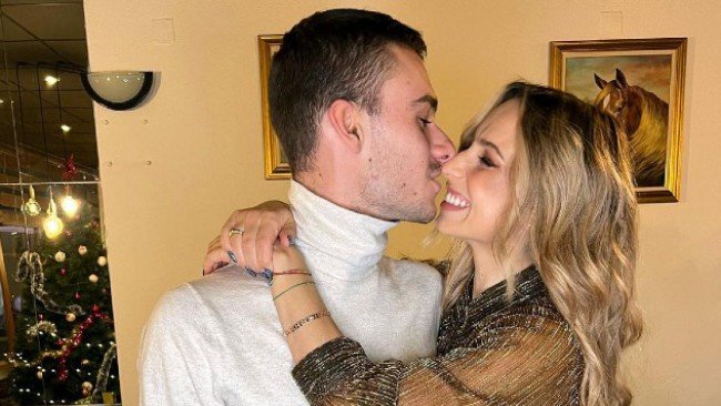 Иво Карамански и Антоанет Пепе спят на необикновено място (СНИМКА)