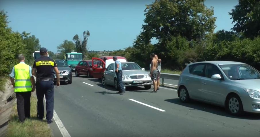 Възрастен мъж пострада тежко при катастрофа край Петрич