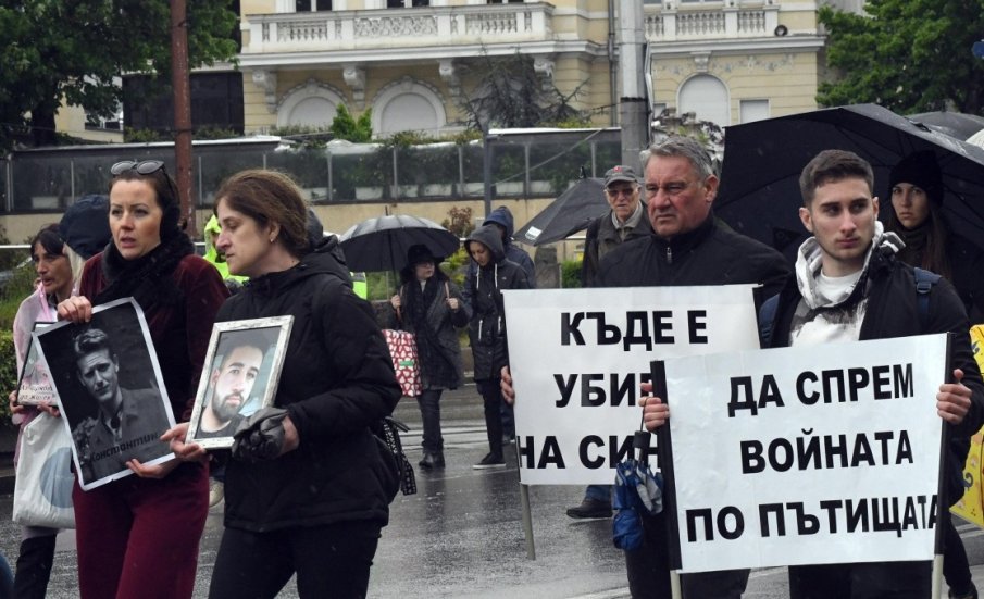 Национален протест срещу войната по пътищата блокира възлови кръстовища