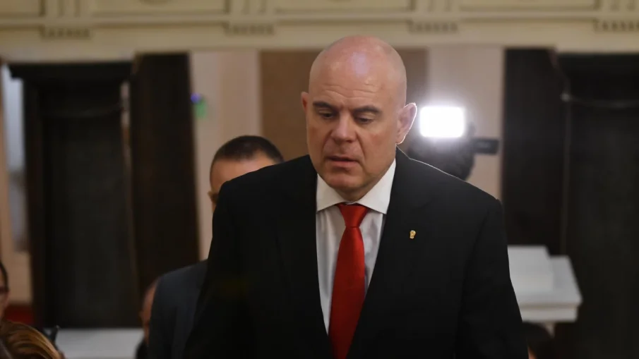 Законопроектът за разследване на главния прокурор влиза в пленарната зала