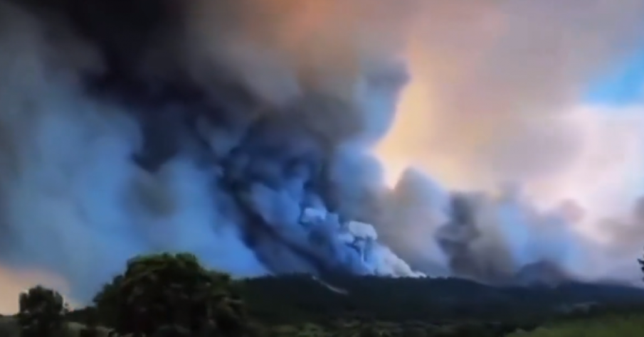 Огромен горски пожар в Испания, евакуираха 550 души (ВИДЕО)