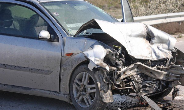 ЧЕЛЕН УДАР: Тежка катастрофа на пътя Пловдив - Хасково, двама загинаха