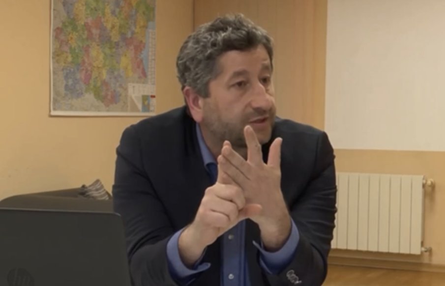 ШОУ В ПИК: Христо Иванов голям го вади в скорошно видео: Нито ще правим коалиция с Борисов, нито с негов сламен човек... Днес обаче от часове мачка ДБ за експертен кабинет с Борисов. Ген. Атанасов елиминиран, минал в лагера на ПП! (КУРИОЗНО ВИДЕО)