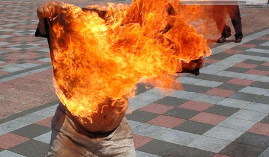 ДО ТАМ НИ ДОКАРАХА: Мъж опита да се самозапали в сградата на Дирекция „Социално подпомагане“ в Исперих