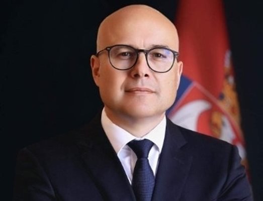 Милош Вучевич сменя Вучич като председател на Сръбската прогресивна партия Милош Вучевич сменя Вучич като председател на Сръбската прогресивна партия