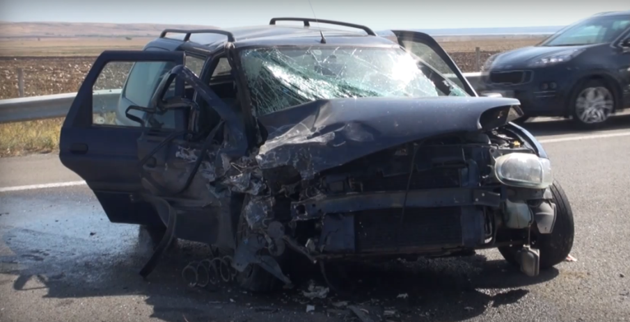 75-годишен шофьор блъсна паркирана кола във Враца и избяга