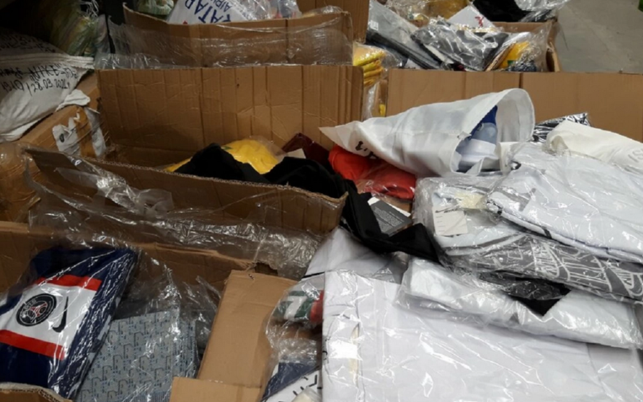 Стоки с лого на защитени марки са иззети при акция на Капитан Андреево