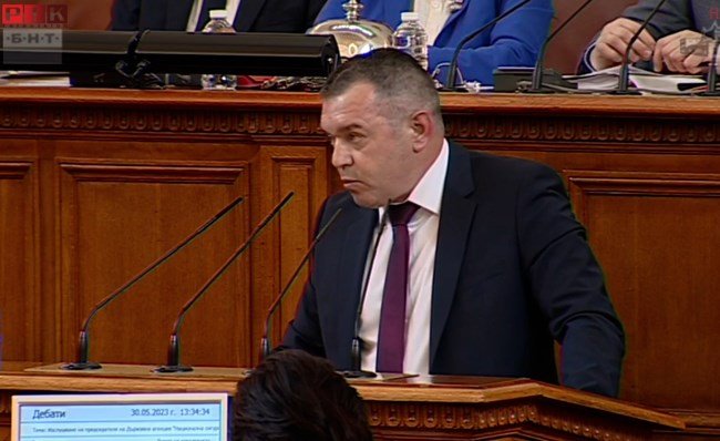 Шефът на военното разузнаване: Наши служители мерят по няколко пъти на ден радиацията в Украйна и докладват у нас