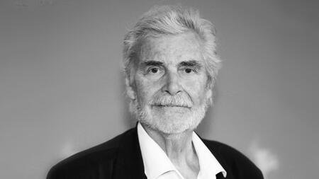 Почина актьорът Петер Симонишек