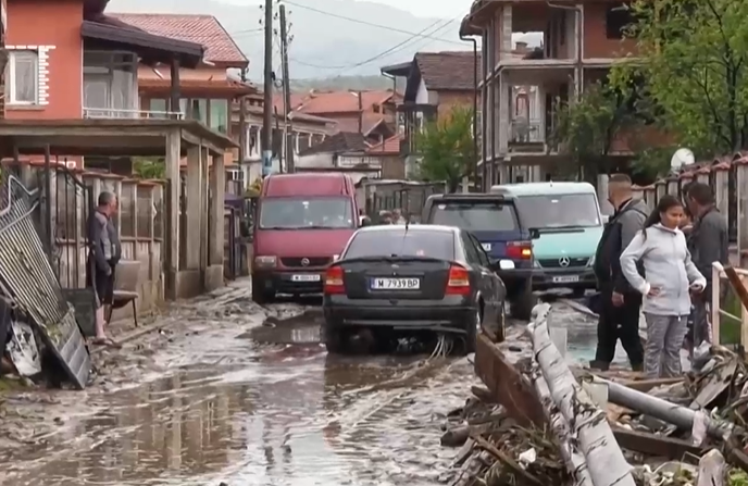 В Берковица плачат след удавилия ги порой