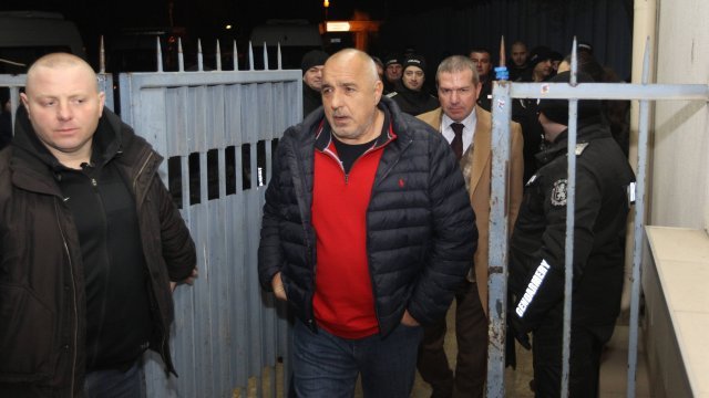 ИЗВЪНРЕДНО В ПИК! ИЗТОЧНИЦИ ОТ ДАНС: Обиски в 4 адреса, свързани с Бойко Борисов. Иззети са финансови документи и списъци ИЗВЪНРЕДНО В ПИК! ИЗТОЧНИЦИ ОТ ДАНС: Обиски в 4 адреса, свързани с Бойко Борисов. Иззети са финансови документи и списъци