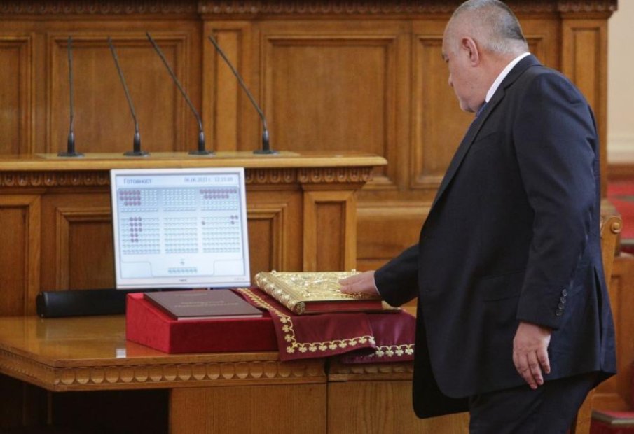 Ето какво направи Борисов преди решаващото заседание на парламента