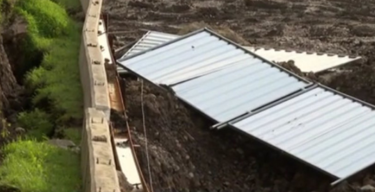 Ограда на блок в столицата се срути след дъждовете