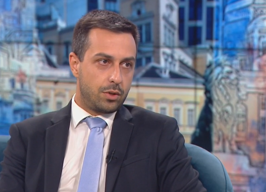 Деян Николов от Възраждане: Случващото се в момента е пълзящ преврат