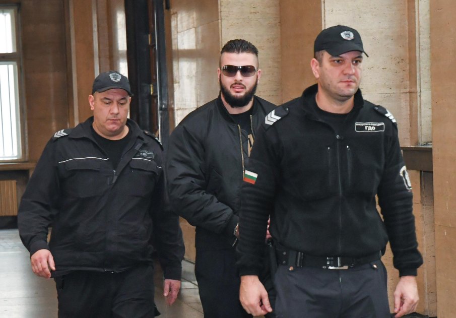 Увеличиха кръвнината, която трябва да плати убиецът от Борисовата градина Йоан Матев Увеличиха кръвнината, която трябва да плати убиецът от Борисовата градина Йоан Матев