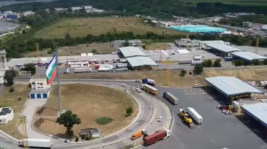 Превозвачи са недоволни заради бавното преминаване на Дунав мост