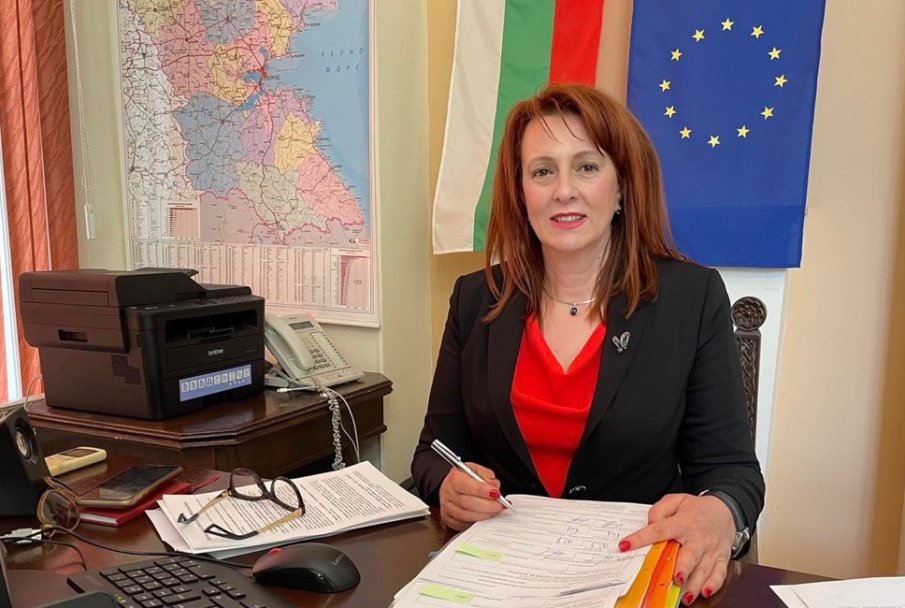 ТОЧКА НА КИПЕНЕ: И областният управител на Бургас хвърли оставка