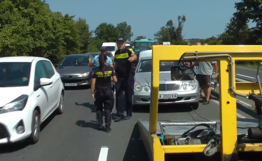 Три камиона катастрофираха край Видин, движението е затруднено