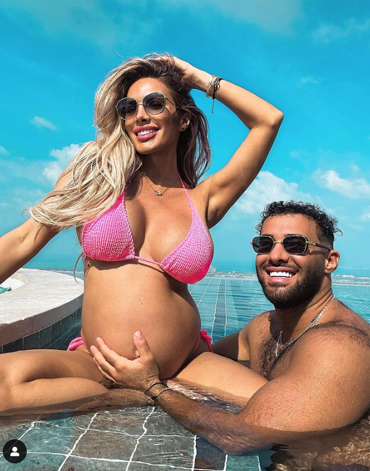 Русата Златка със слонска погача за Карен-младши (СНИМКИ)