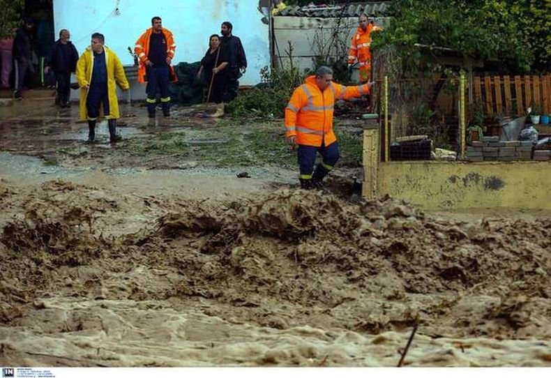 Гърция под вода: Наводнения в Солун, бедствието взе жертва