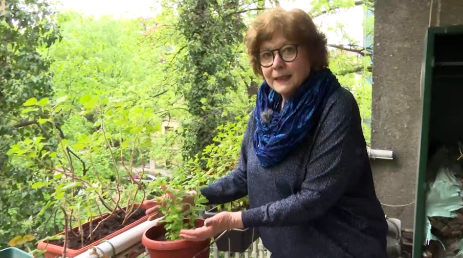 Млада певица поряза голямата Мария Статулова