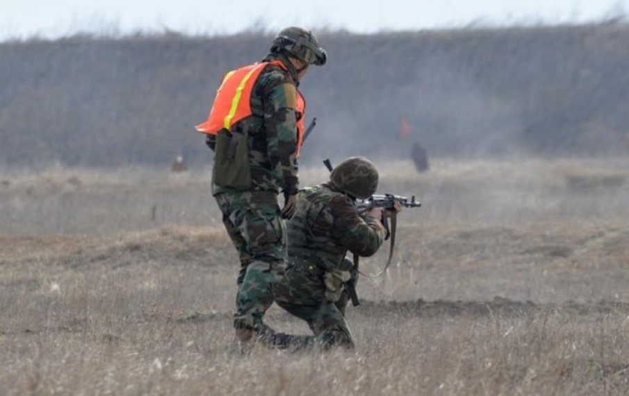 Двама убити при стрелба на военен полигон в Япония