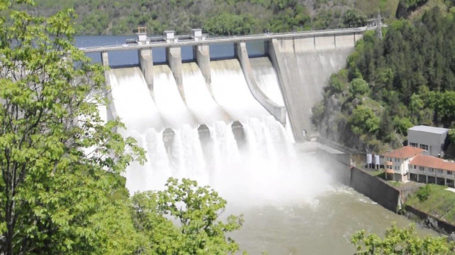 Язовир „Христо Смирненски“ е пред преливане