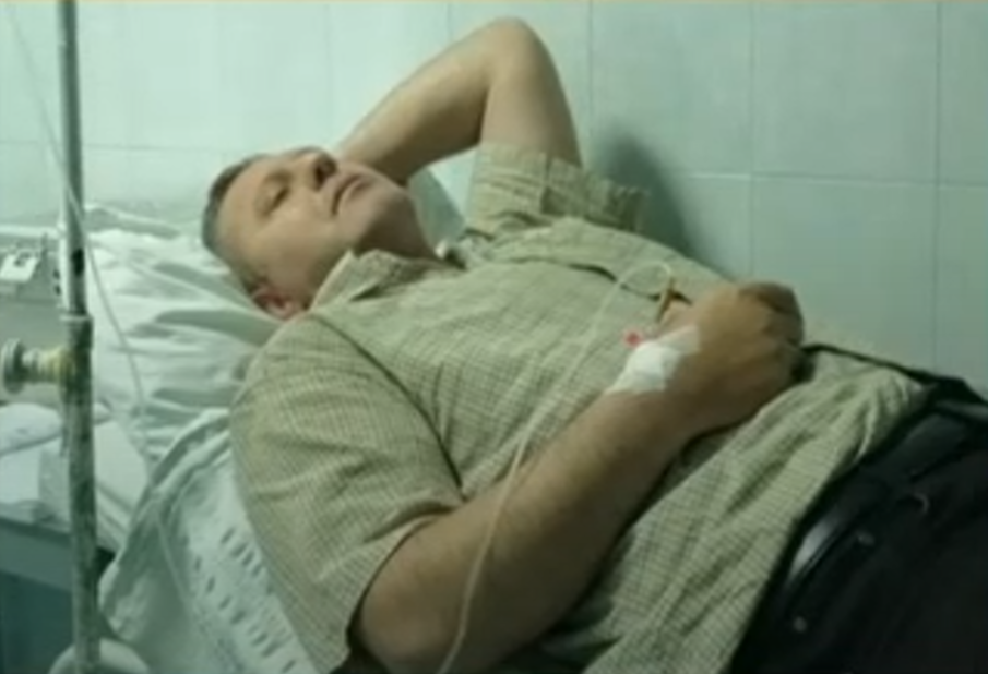 Какво е състоянието на бития председател на българското дружество в Струга