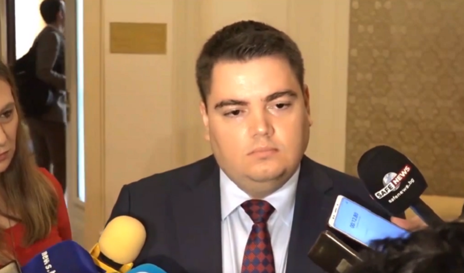 ПИК TV! Бузанчо Стою три пъти се препоти в парламента - прехвърли топката на ВСС кой да е следващият главен прокурор (ВИДЕО)